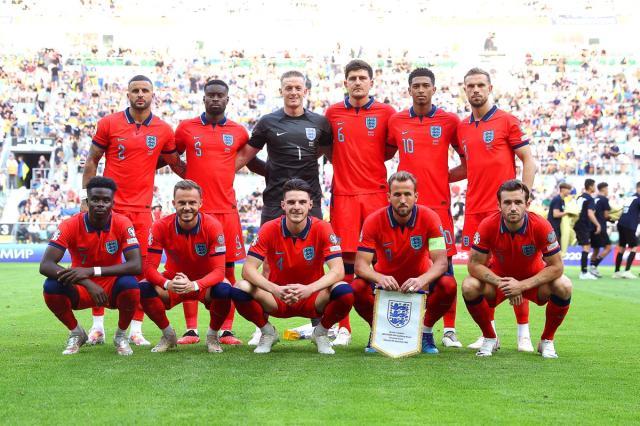 开云下载-英格兰先丢球再闷平，索斯盖特到底会不会开航母？