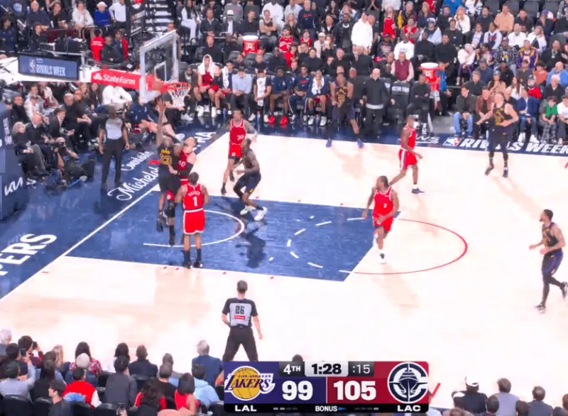 开云网站-湖人快船裁判报告：1次误判，误判祖巴茨的打手犯规