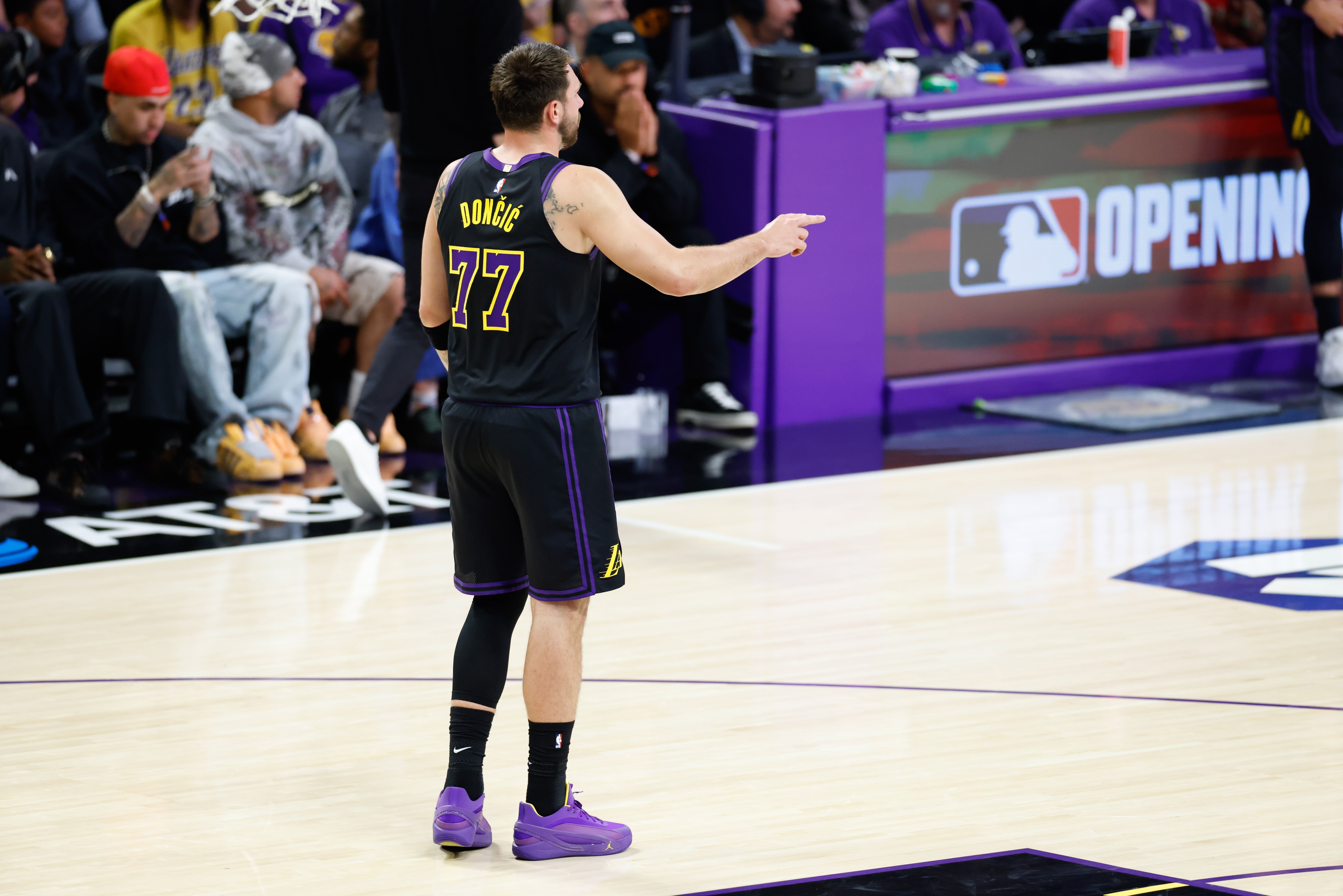 开云下载-奥多姆：湖人根本不防守 全队必须明白他们要弥补东契奇的漏洞